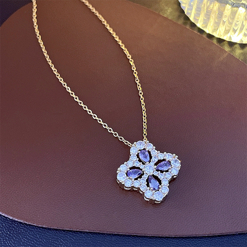 Clover Elegance