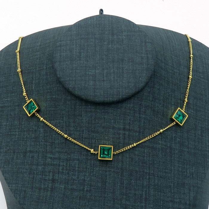 Green rhinestones necklace