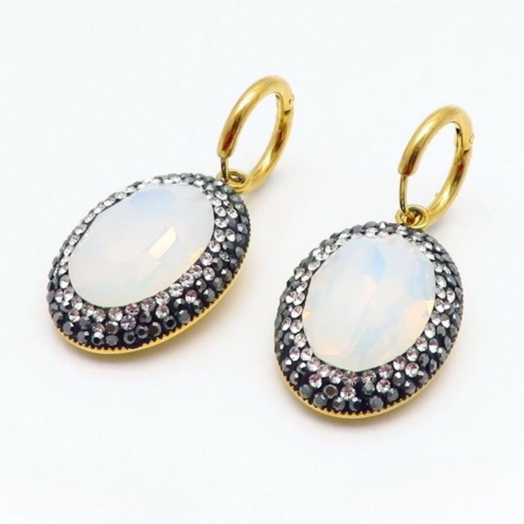 Romantic white oval shaped earrings