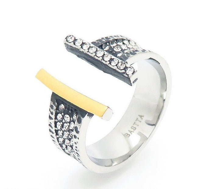 Two tone ring with front opening