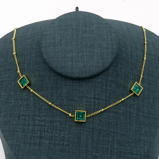 Green rhinestones necklace